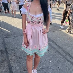 Oktoberfest Outfit - Traditional Dirndl with Blouse